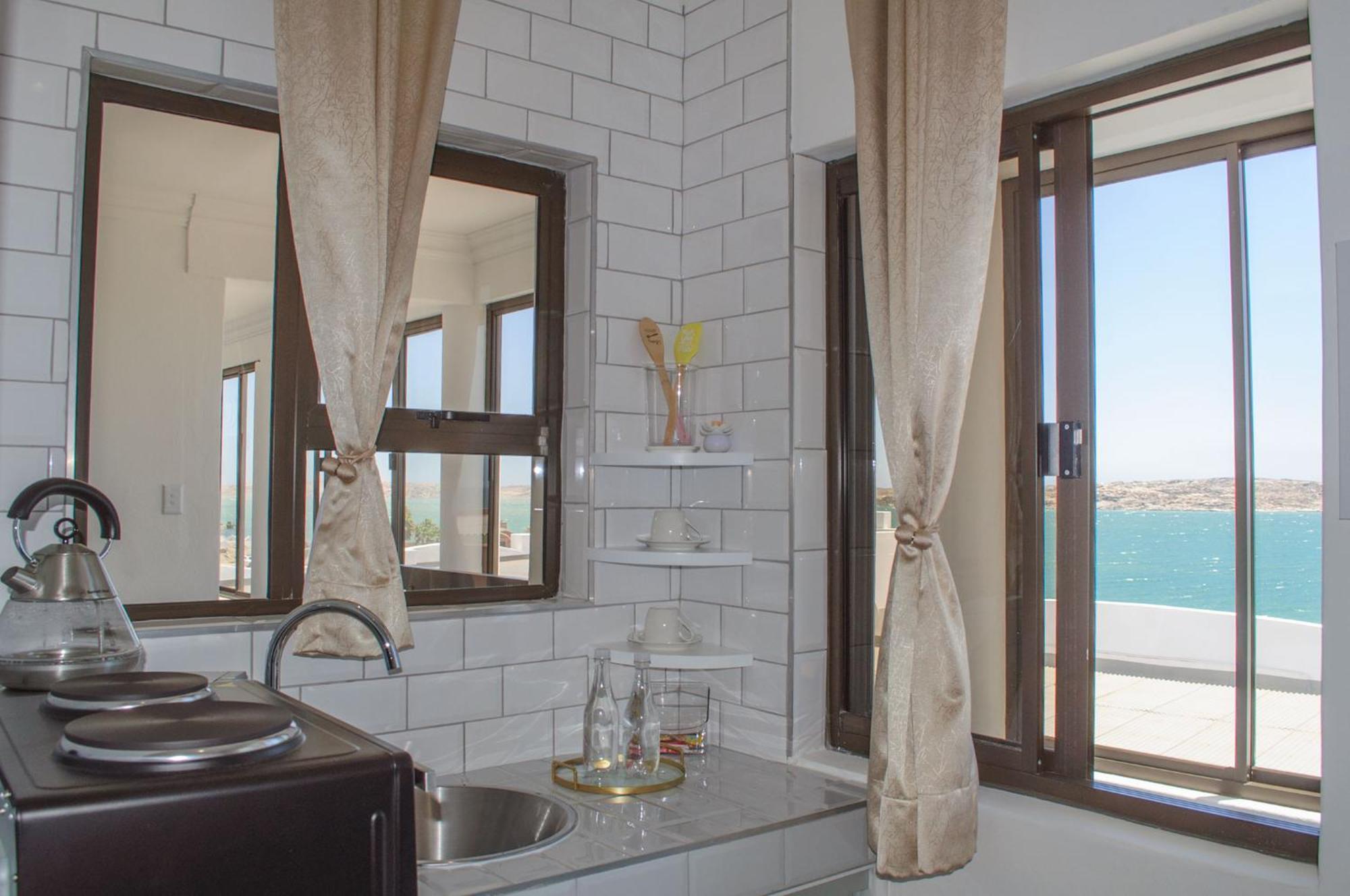 Shark Island Guesthouse Lüderitz エクステリア 写真