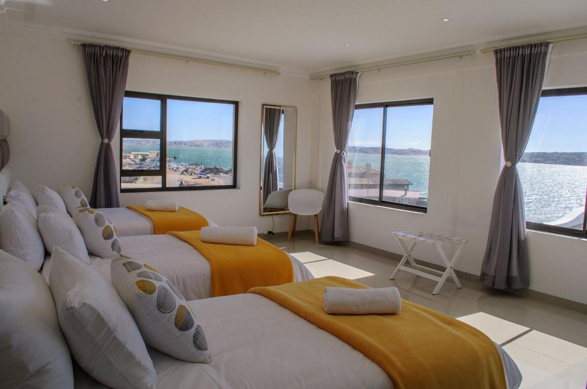 Shark Island Guesthouse Lüderitz エクステリア 写真