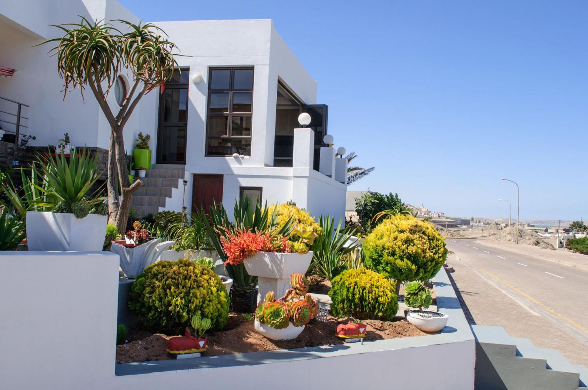 Shark Island Guesthouse Lüderitz エクステリア 写真