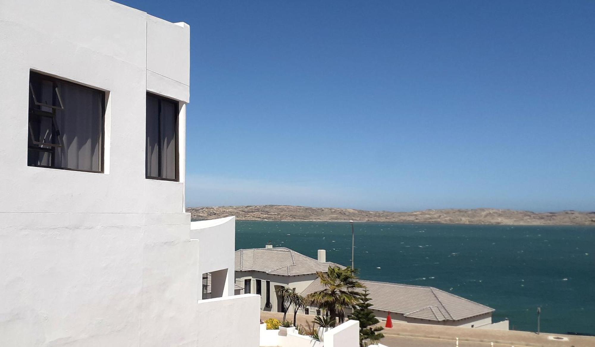 Shark Island Guesthouse Lüderitz エクステリア 写真