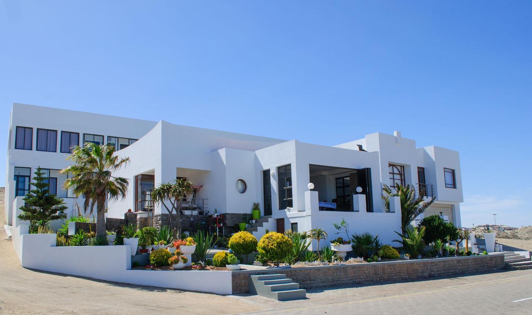 Shark Island Guesthouse Lüderitz エクステリア 写真